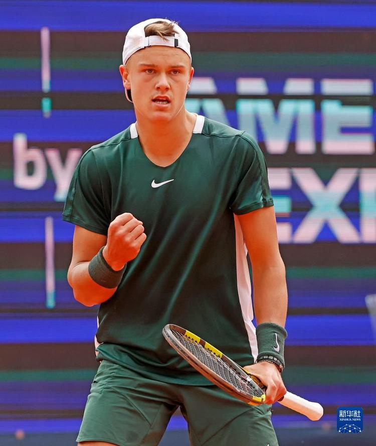 也彰显了他 也彰显了他